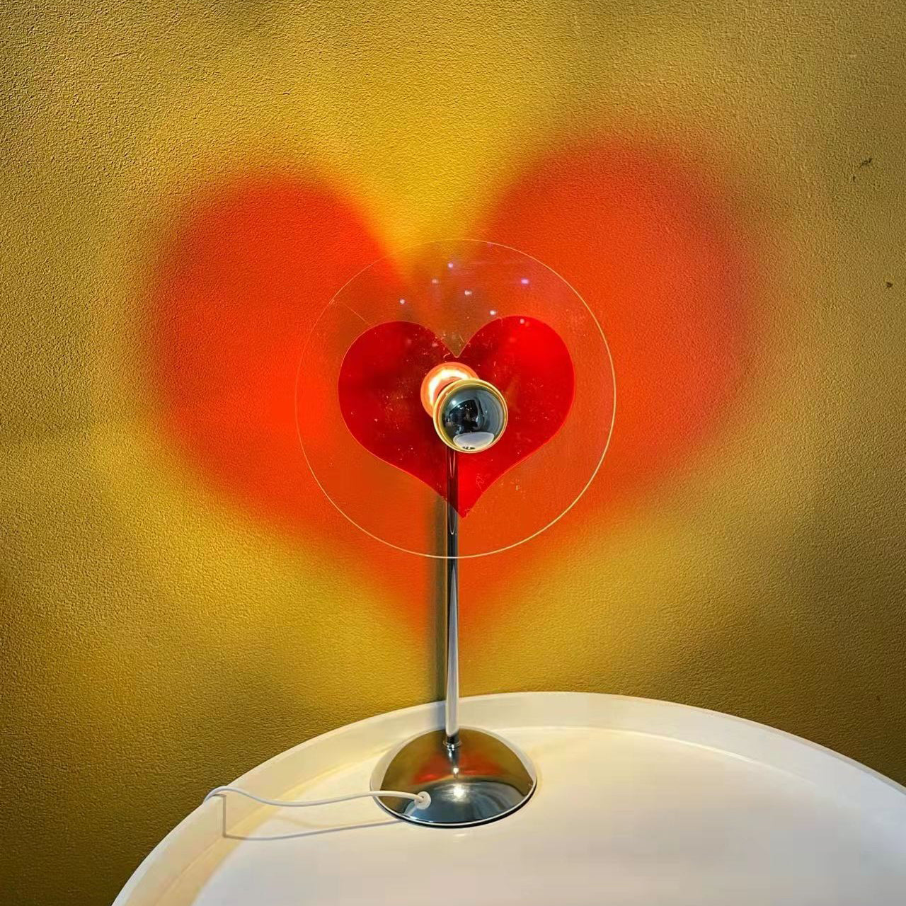 Skorter | LoveGlow – Elegant Table Lamp with Rechargeable LED