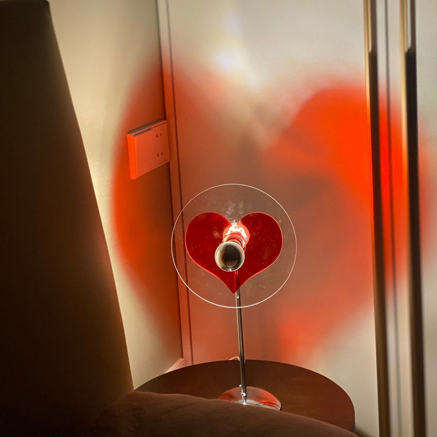 Skorter | LoveGlow – Elegant Table Lamp with Rechargeable LED