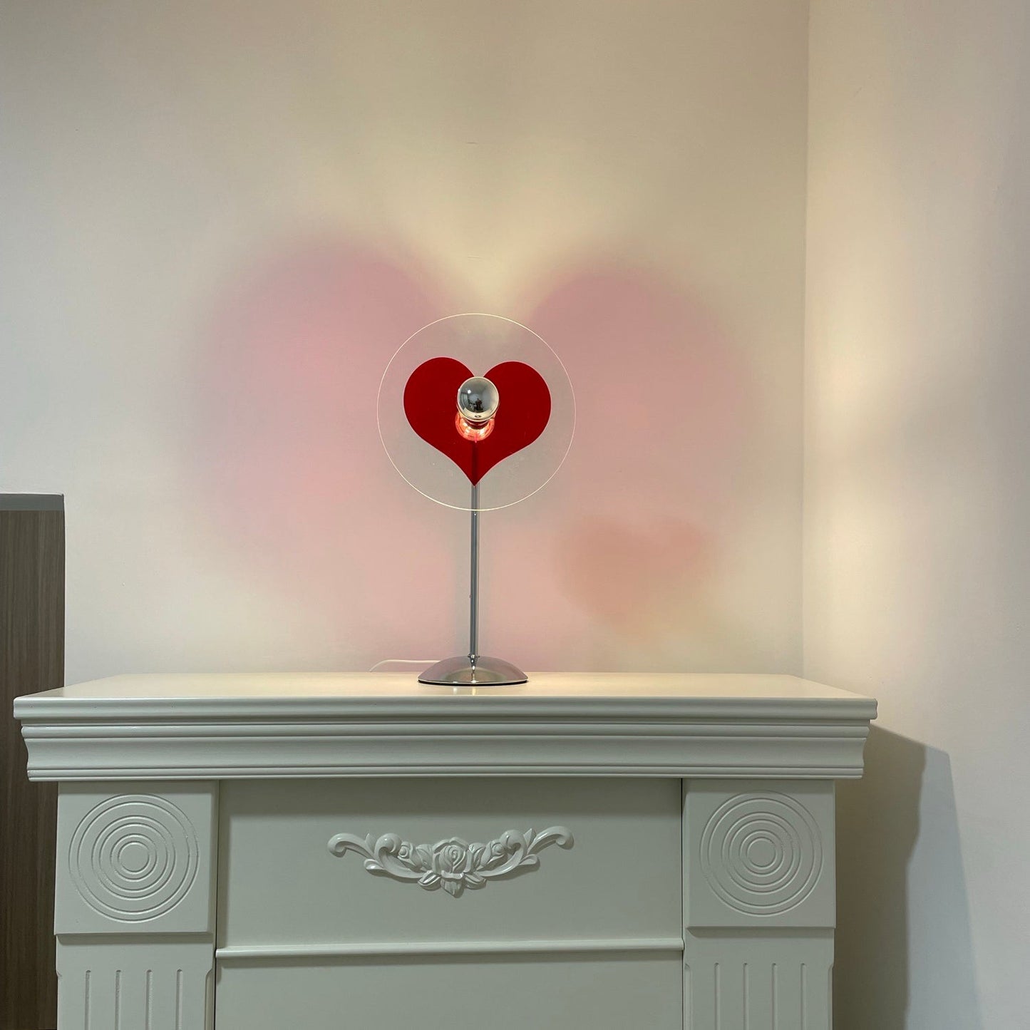 Skorter | LoveGlow – Elegant Table Lamp with Rechargeable LED