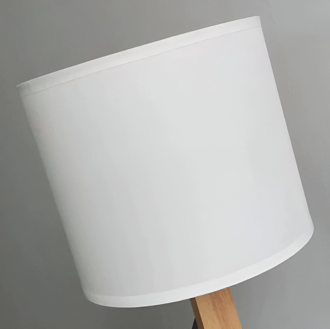 Skorter | WoodMan flexible lamp - Robotizable desk lamp in solid wood