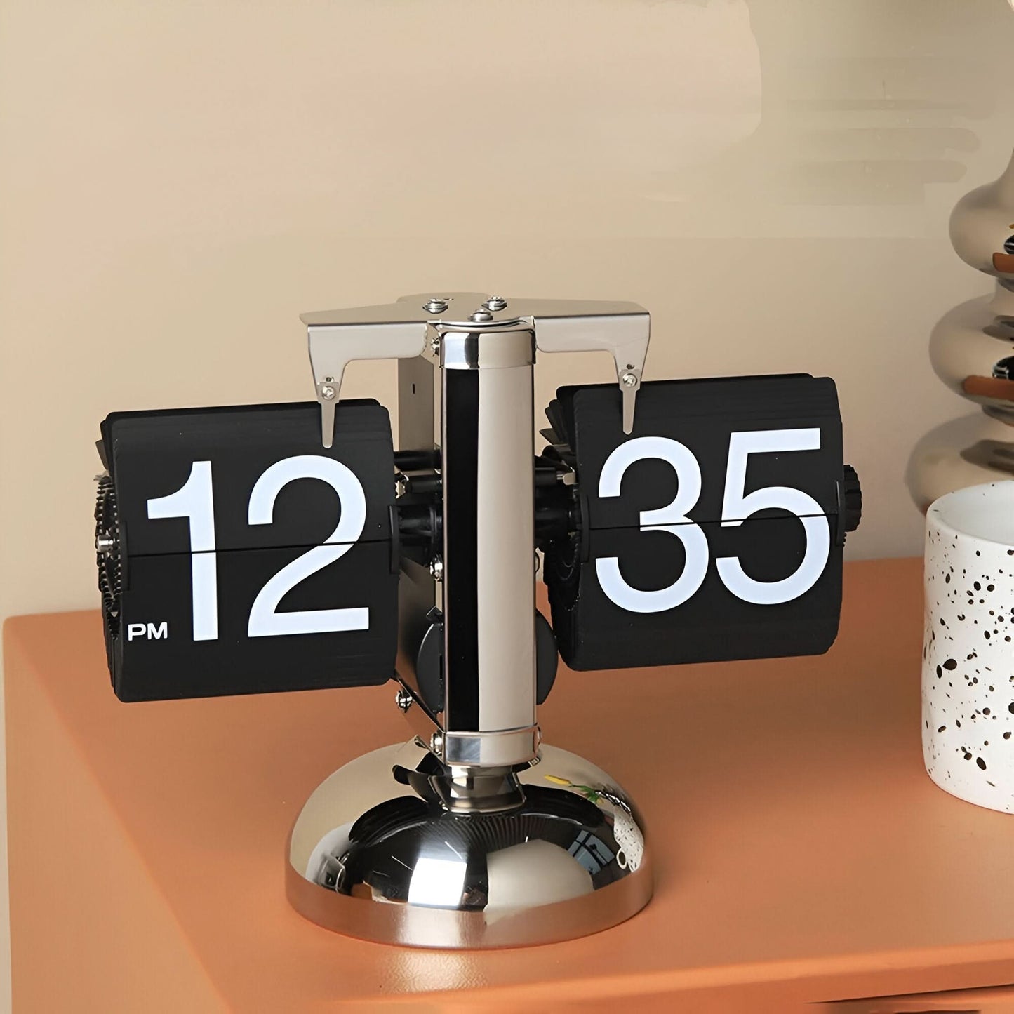 Skorter | Minimalist Flip Clock Automatic Retro Desk Clock