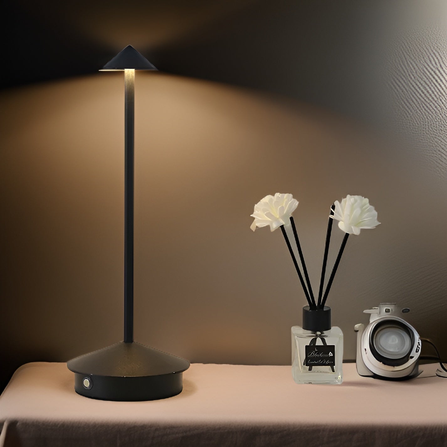 Skorter | Smart Versalight - Rechargeable Touch-Led-lamp for aesthetic rooms