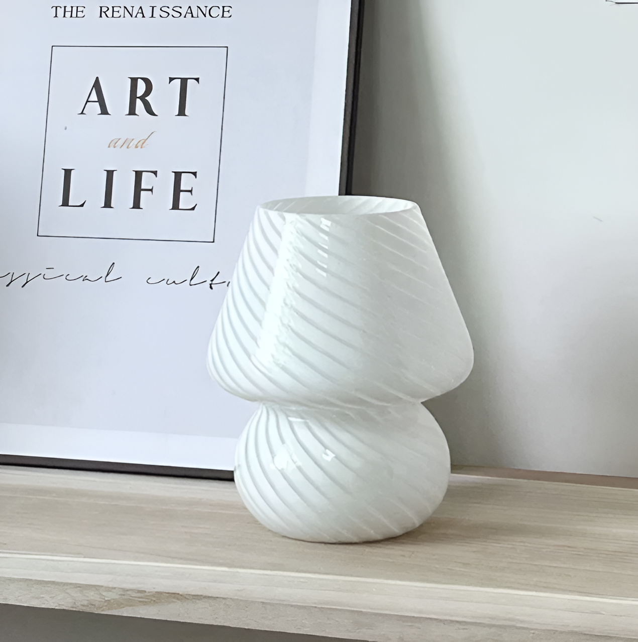 Skorter | Striped Glow - A Hand-Blown Striped Glass Bore Lamp