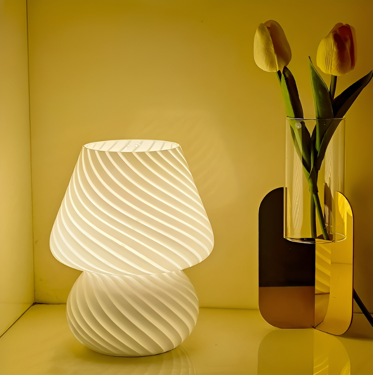 Skorter | Striped Glow - A Hand-Blown Striped Glass Bore Lamp