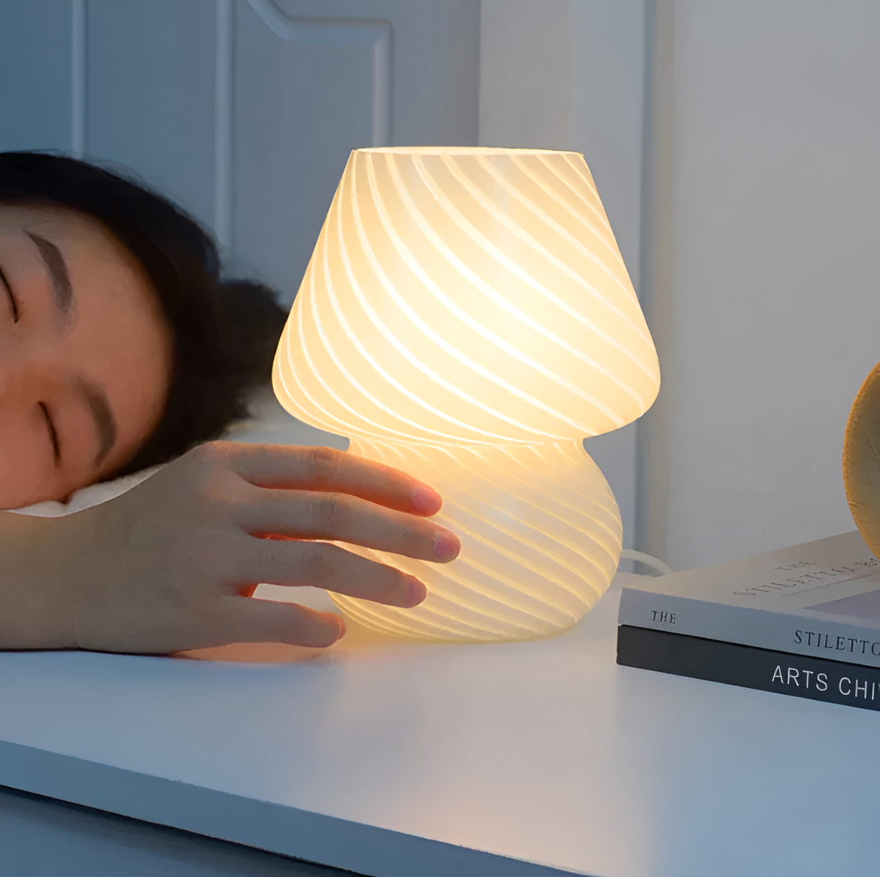 Skorter | Striped Glow - A Hand-Blown Striped Glass Bore Lamp