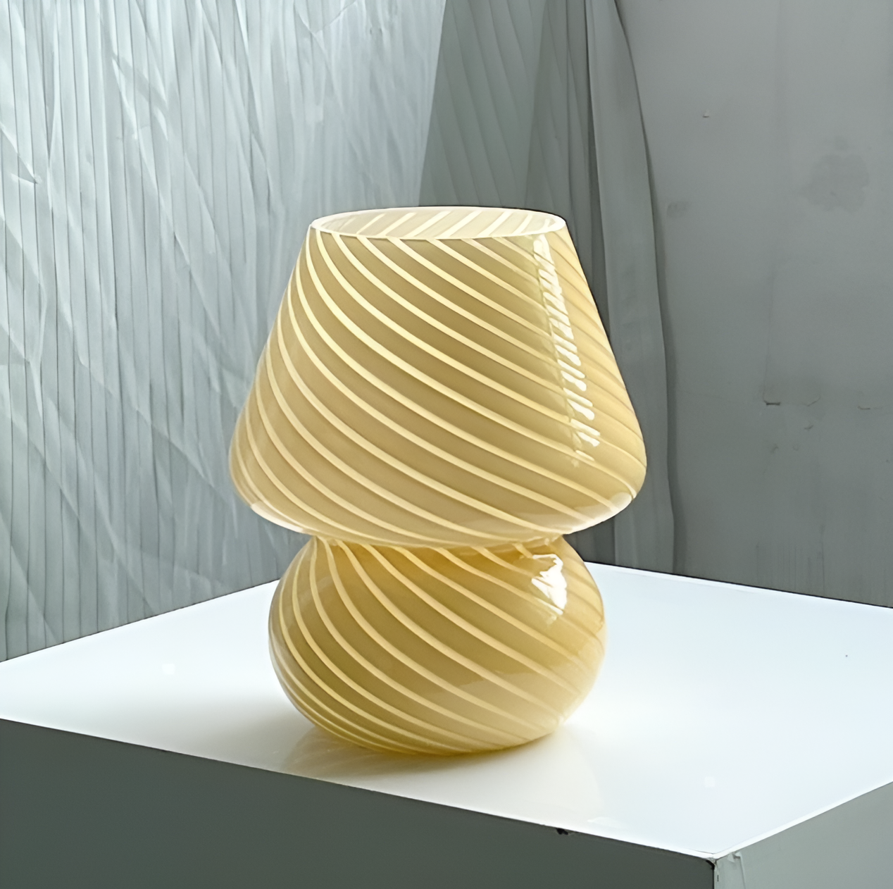 Skorter | Striped Glow - A Hand-Blown Striped Glass Bore Lamp