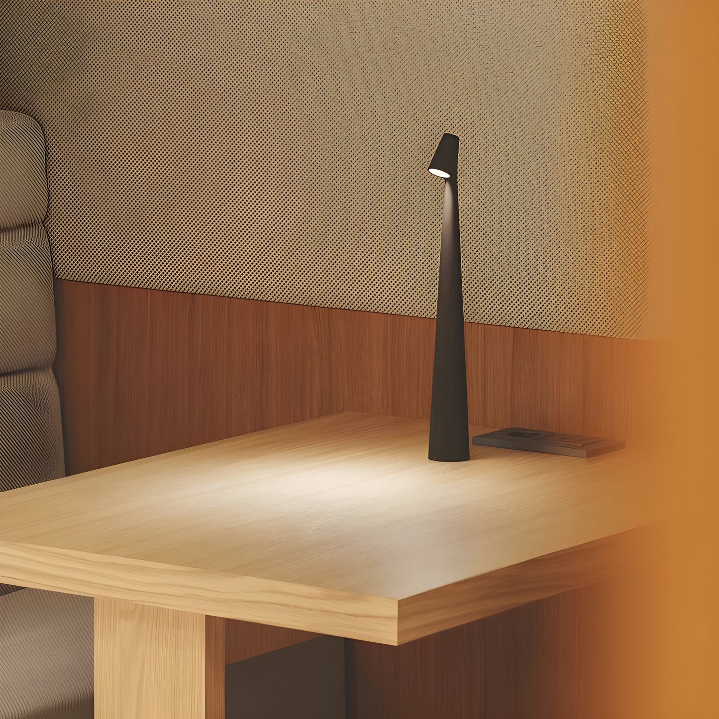 Skorter | Elegant LED Table Lamp - Wireless and Dimmable