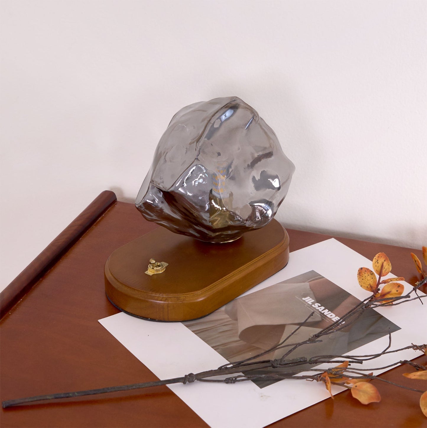 Skorter | RusticLume – Amber Glass and Wooden Table Lamp