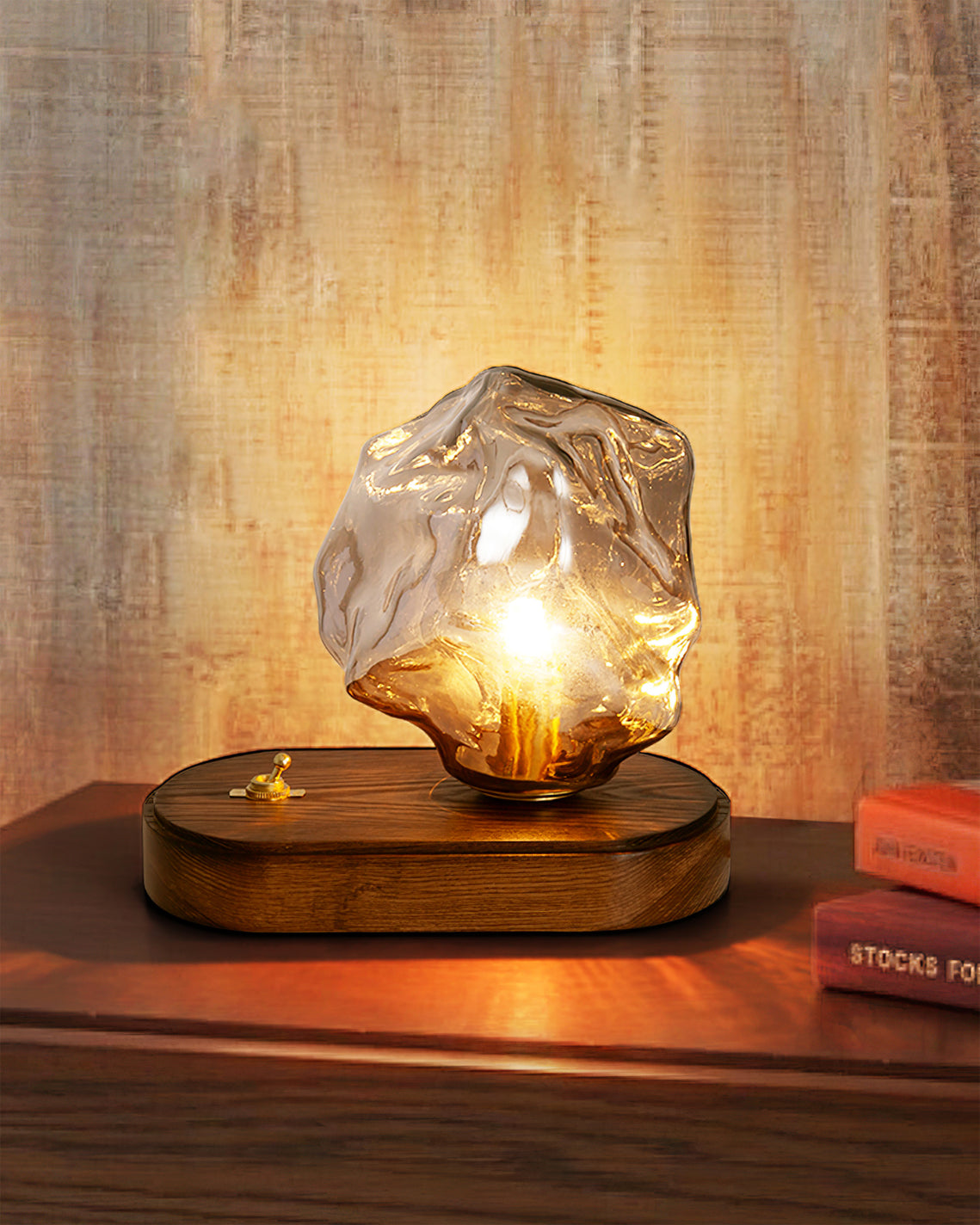 Skorter | RusticLume – Amber Glass and Wooden Table Lamp
