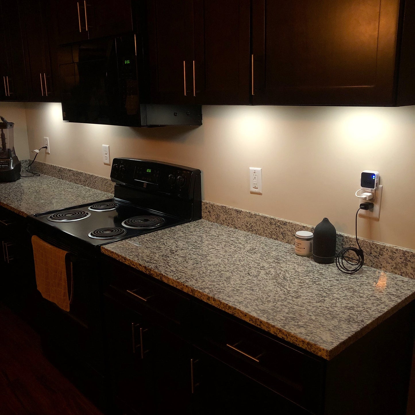 Skorter | EasyLight - LED strip with motion sensor wireless - Hassle-free without cables