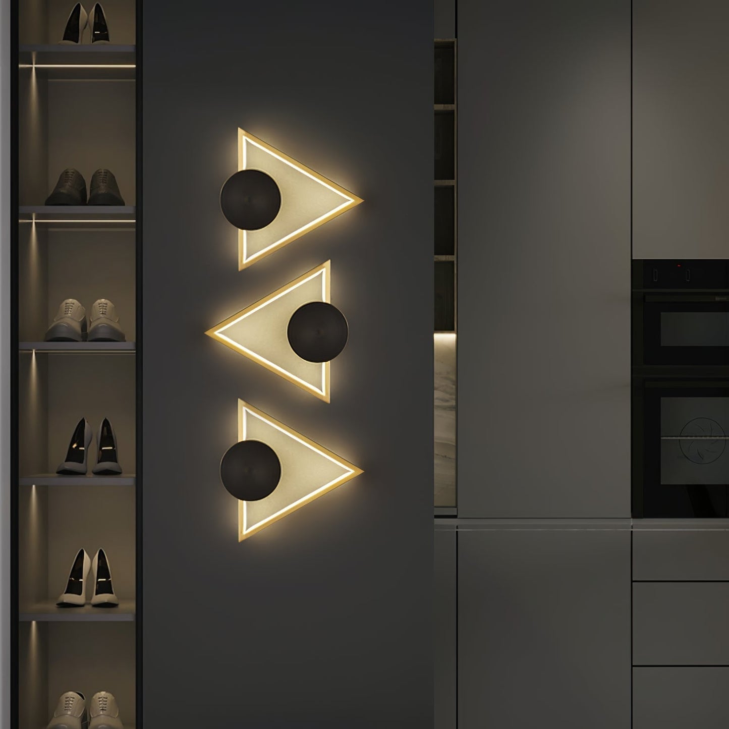 Skorter | GeoLight – Sleek Geometric Wall Lamp for Contemporary Spaces