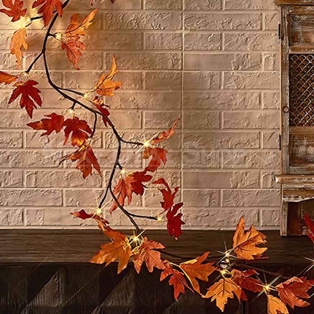 Skorter | LED Maple Leaf Light Chain