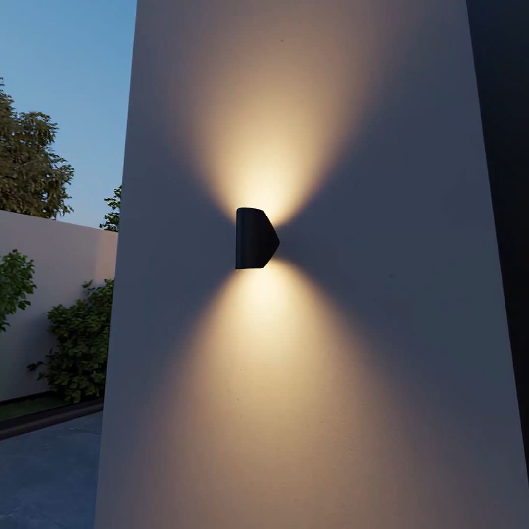 Skorter | CYGNUS 2.0 Modern Wall Lamp for Elegant Interiors