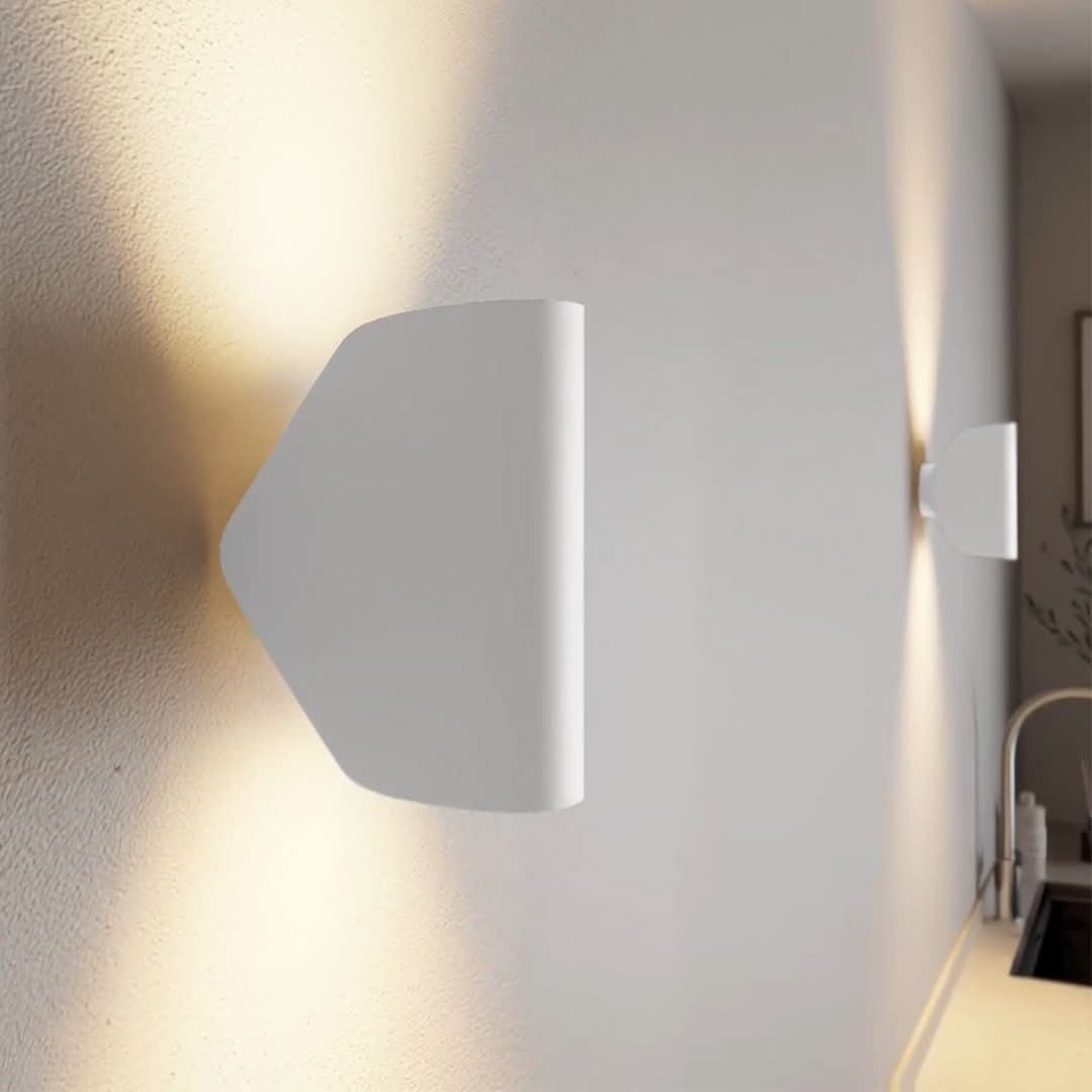 Skorter | CYGNUS 2.0 Modern Wall Lamp for Elegant Interiors