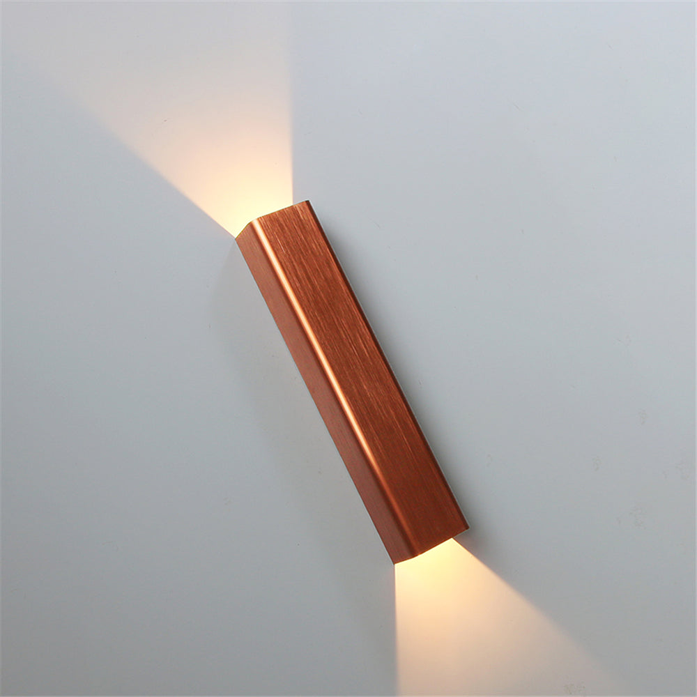 Skorter | BeamLuxe – Sleek Outdoor Lamp for Contemporary Spaces