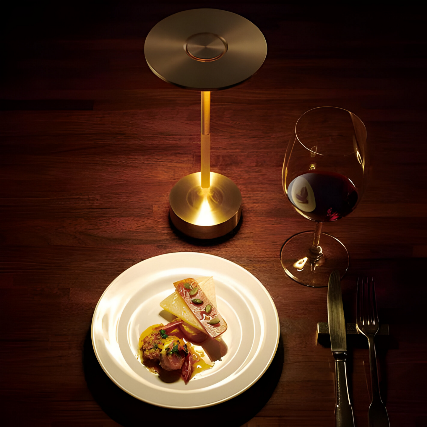 Skorter | Lumalight Wireless Lamp Design: USB rechargeable, touch-controlled table lamp for ambient lighting