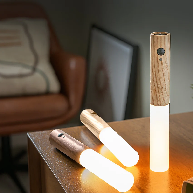 Skorter | Magnetic Wooden Wall Lamp