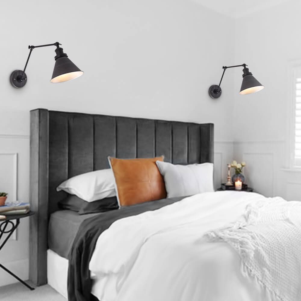 Skorter | Mid-Century Adjustable Metal Wall Lamp – Brass & Black