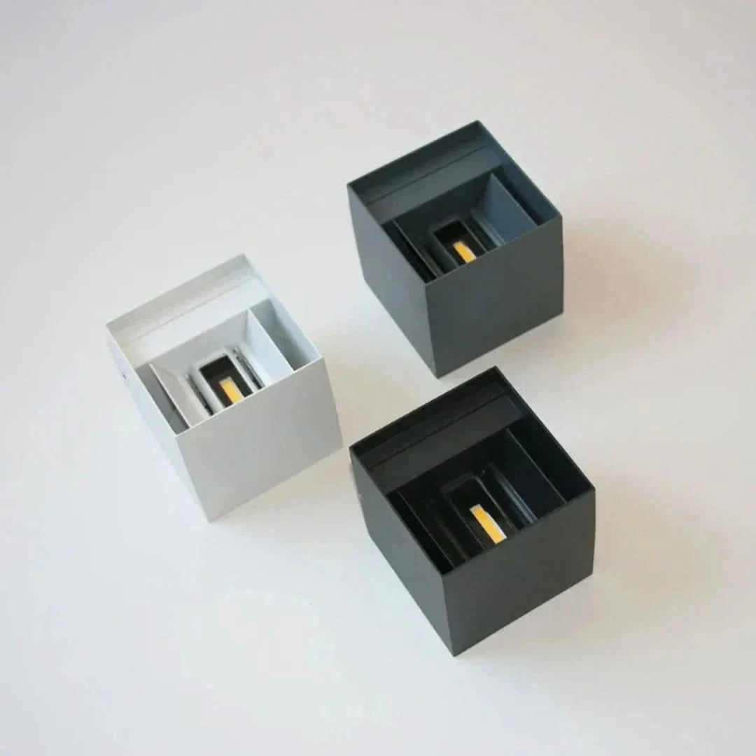 Skorter | Metrolite - Stylish Outdoor Wall Lamp