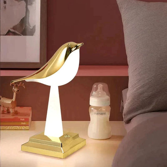 Skorter | Eclectus Bird-Inspired LED Table Lamp