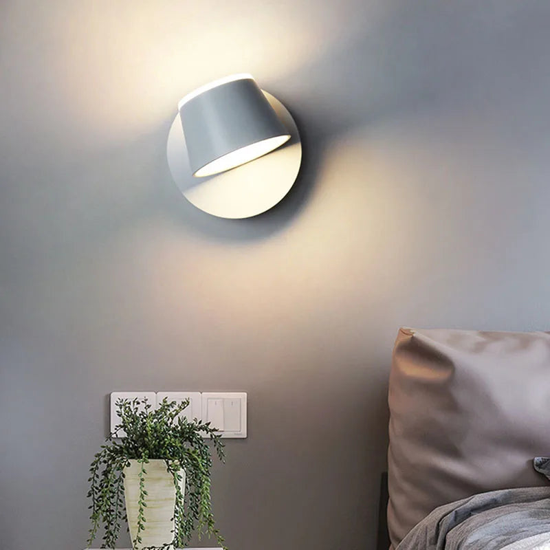Skorter | BrightGlow - Dimmable LED Wall Lamp in Modern Design – Adjustable Lighting