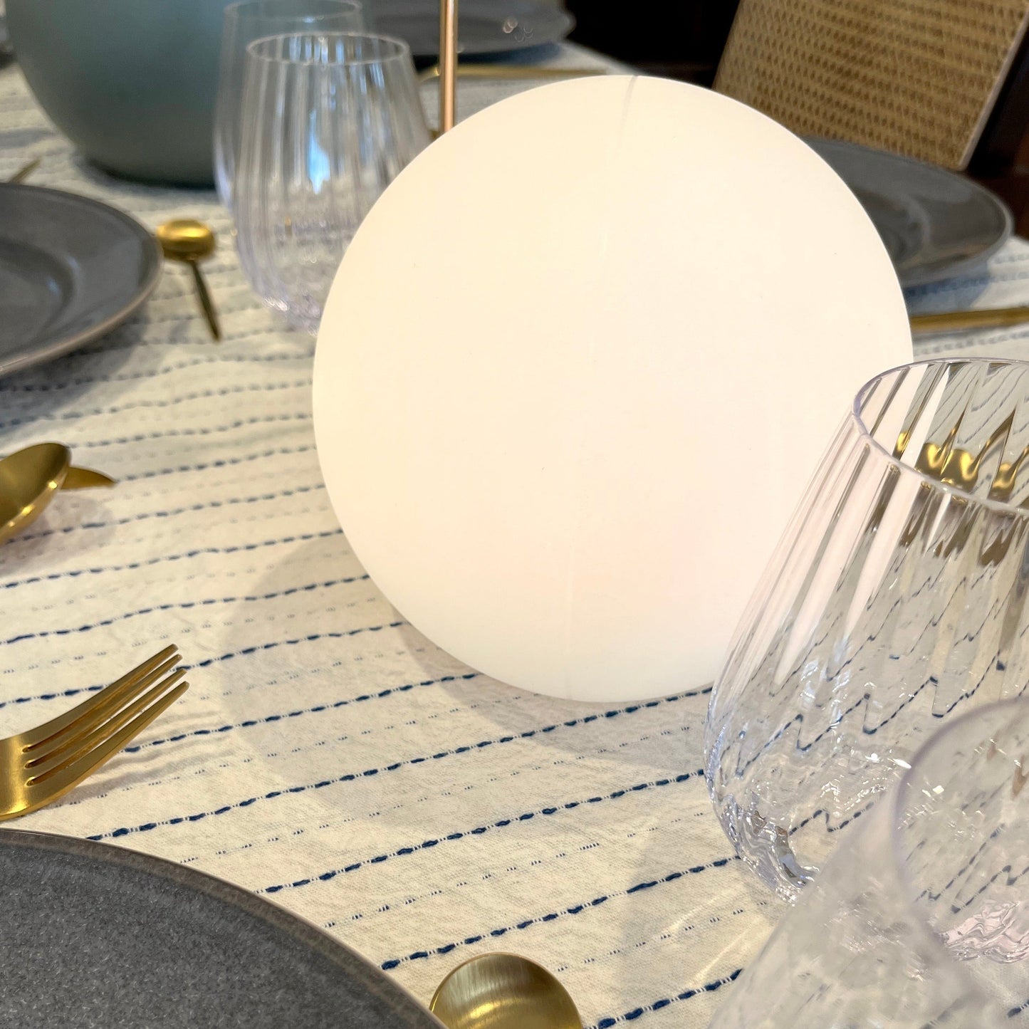 Skorter | LED Wireless Table Lamp - Rechargeable Modern Light Fixture for Home, Office, and Nightstand Use