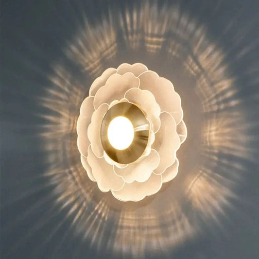 Skorter | Scandinavian Style Indoor Lamp with Warm Lighting