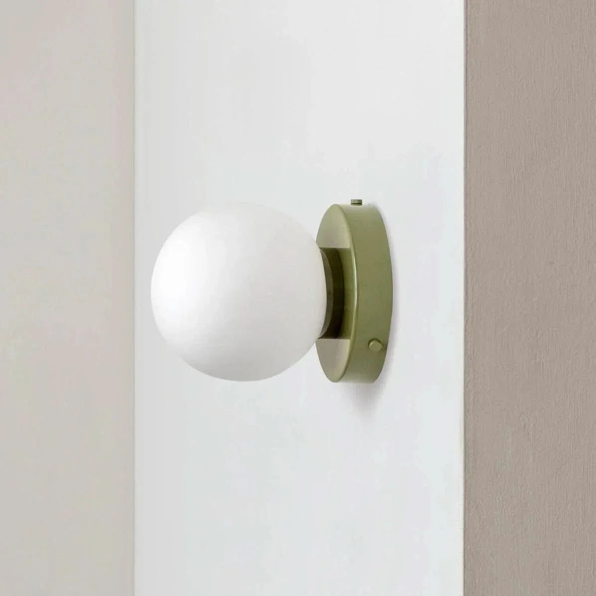 Skorter | Modern LED Wall Light – Compact Downward Fixture