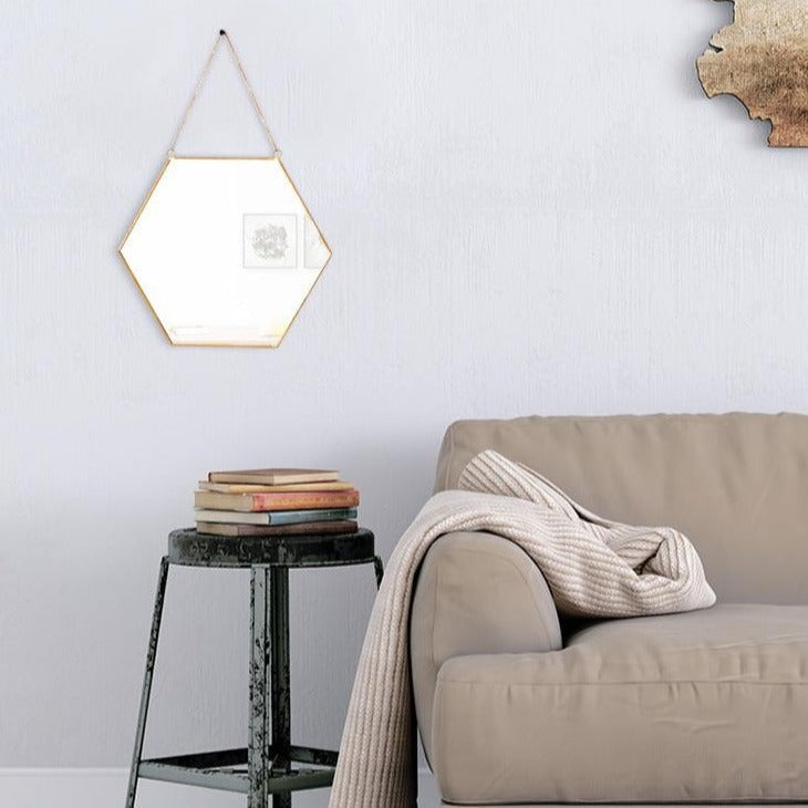 Skørter | Hanging Gold Hexagon Wall Mirror