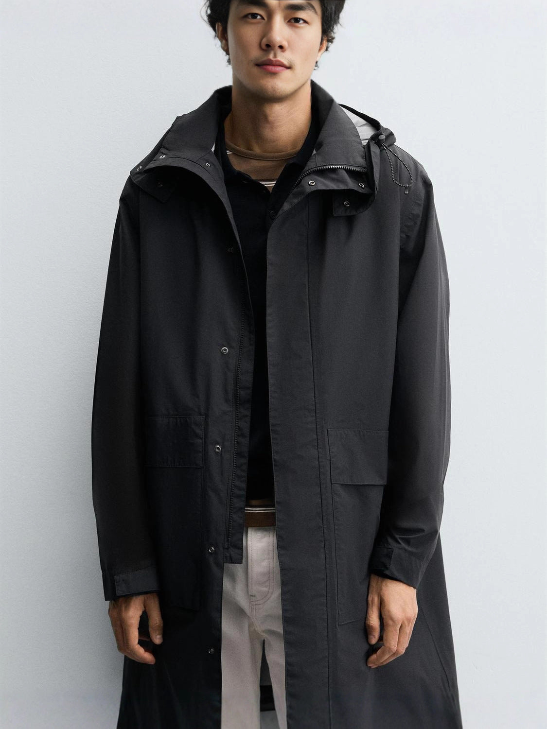 Men's windproof rain jacket with adjustable hood collar and large pockets Skorter