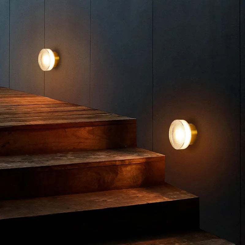 Skorter | Valyona – Modern Metal Wall Lamp | Black & Gold Cone Design | Warm LED Lighting