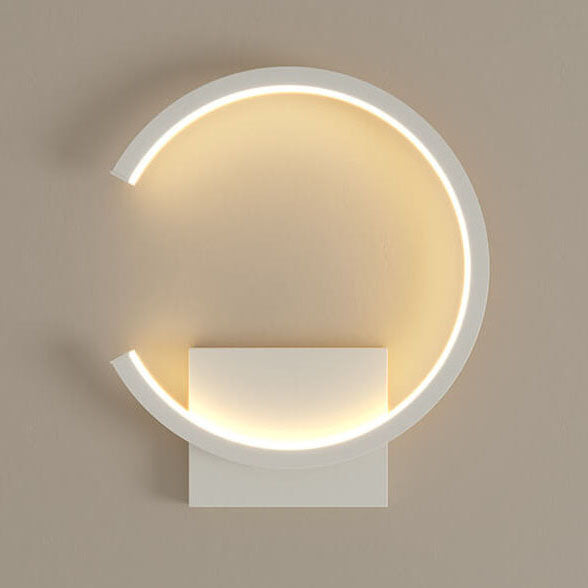 Skorter | Minimalist round LED wall lamp with arm, 1 light