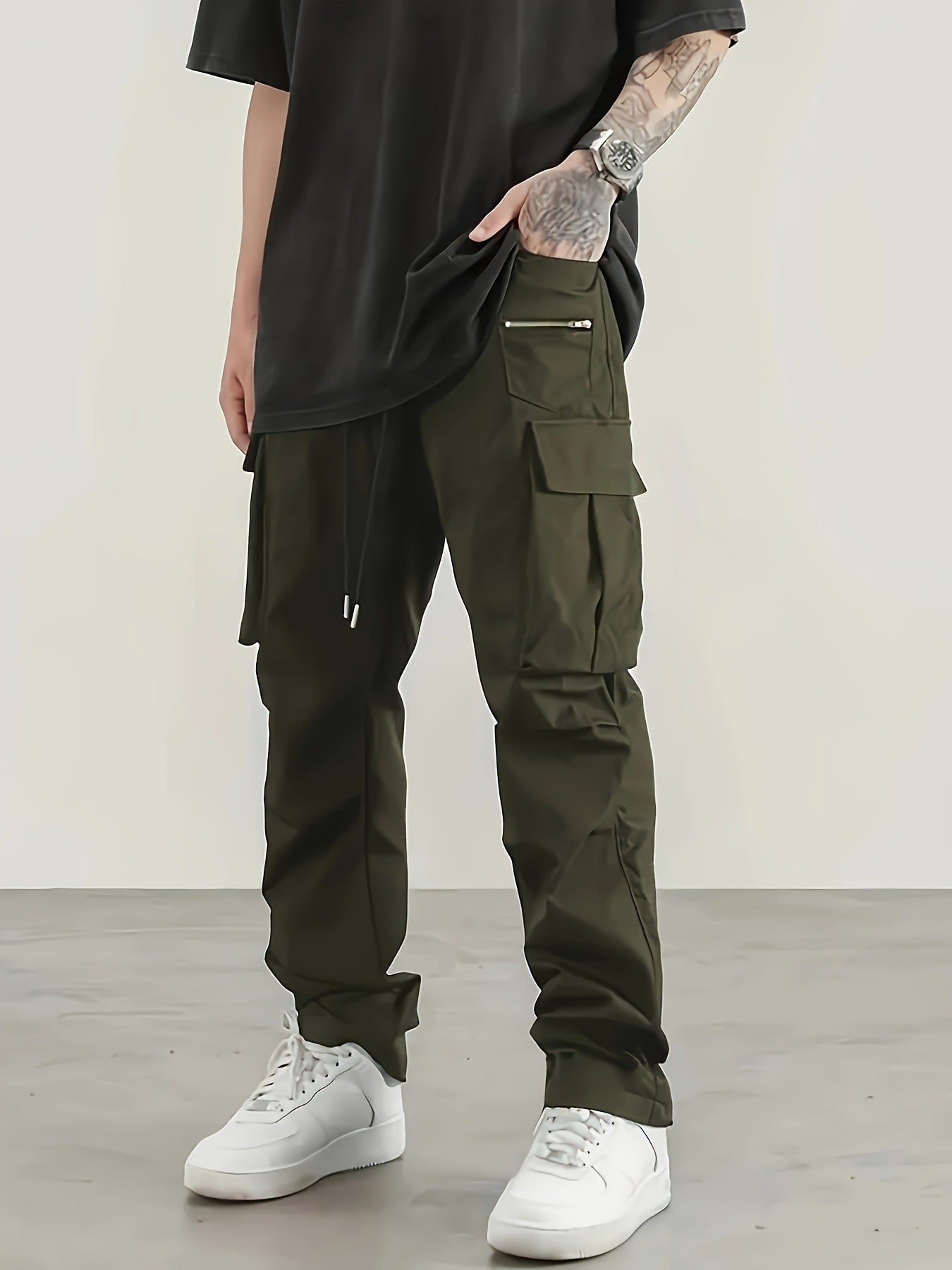 Men's modern cargo pants with multifunctional pockets and elastic waistband Skorter