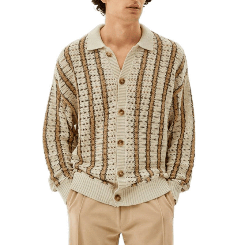 Herrkofta med elegant spetsmönster och praktiska knappar Skorter