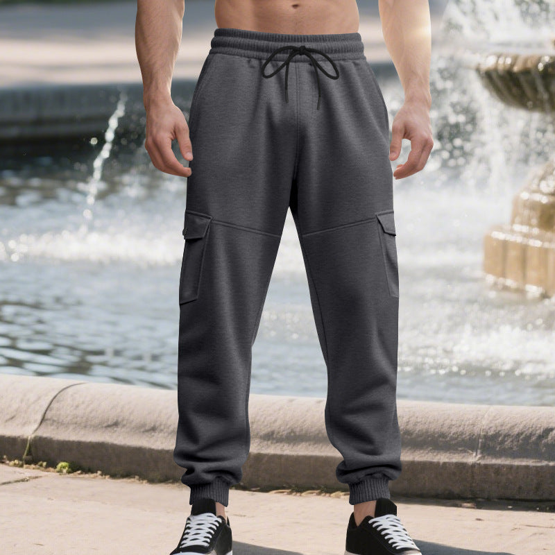 Men's cargo joggers with expanded pockets and elastic waistband Skorter