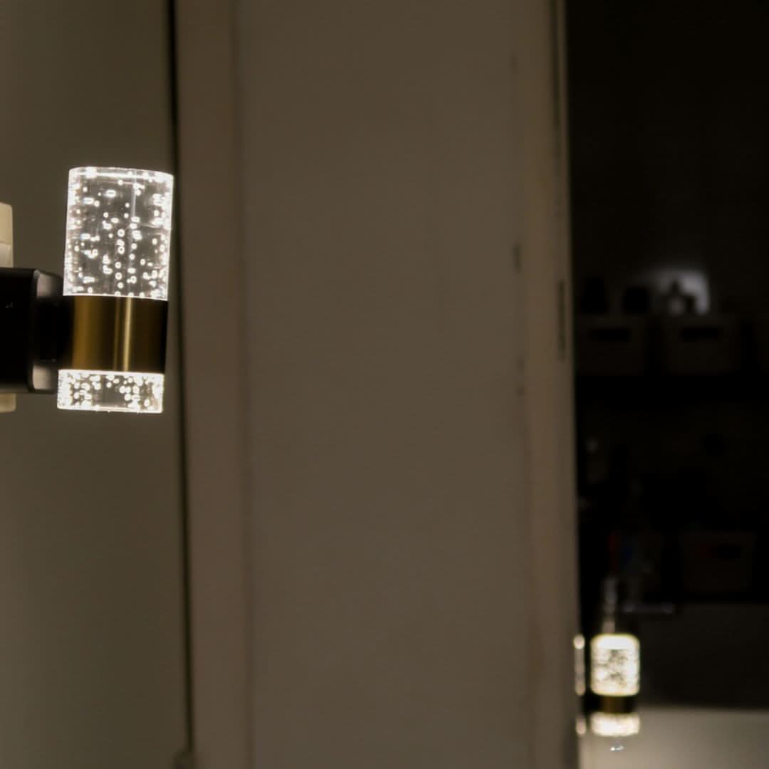 Skorter | LumiKristall Plug-in Wall Lamp with Light Sensor
