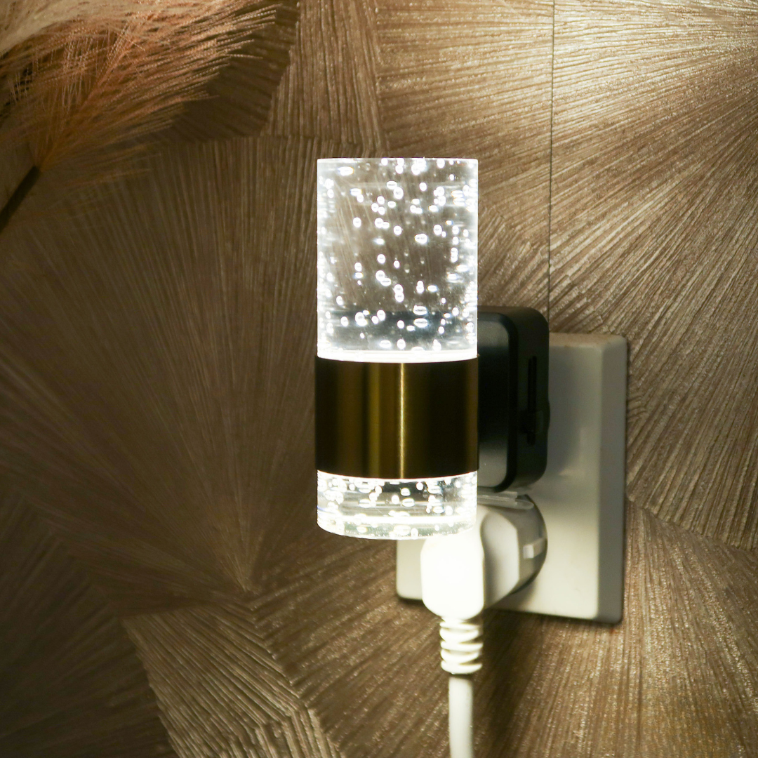 Skorter | LumiKristall Plug-in Wall Lamp with Light Sensor