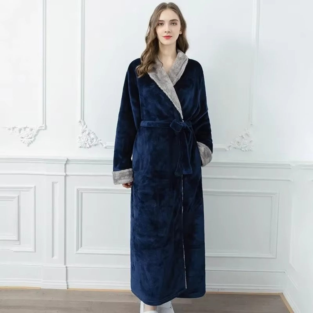Skorter | Plush Fleece Contrast Trim Bathrobe