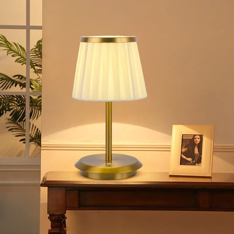 Skorter | Lucid Modern Style Table Lamp