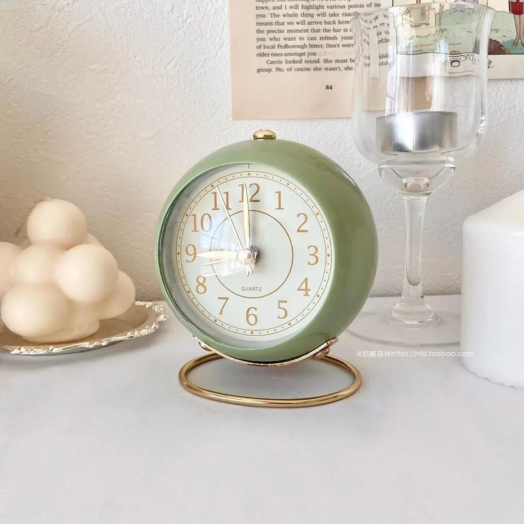 Skorter | Retro Vintage Style Gold Accent Alarm Clock