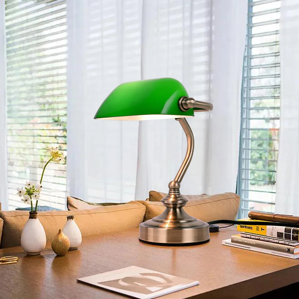 Skorter | RetroCharm - Vintage Mini Desk Lamp