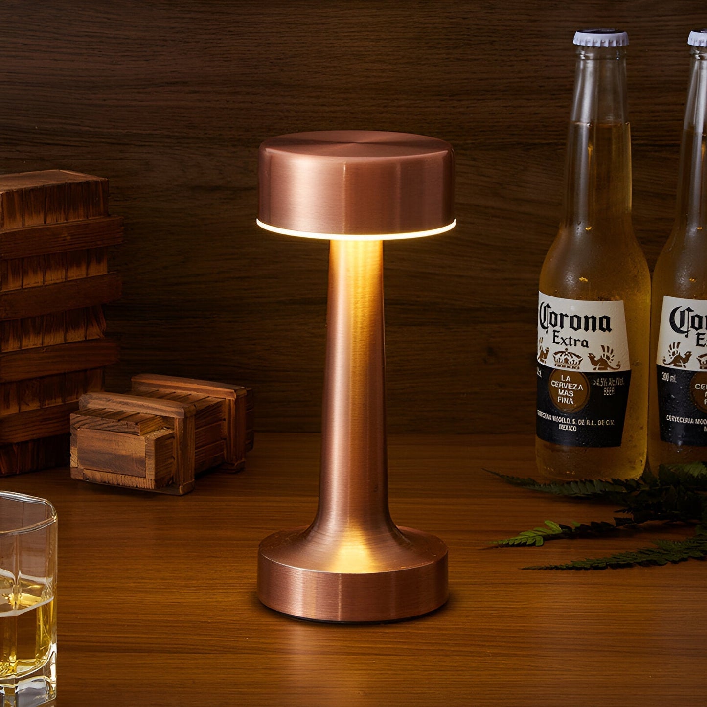 Skorter | Retrolight - Stylish LED restaurant table lamp with wireless USB charger
