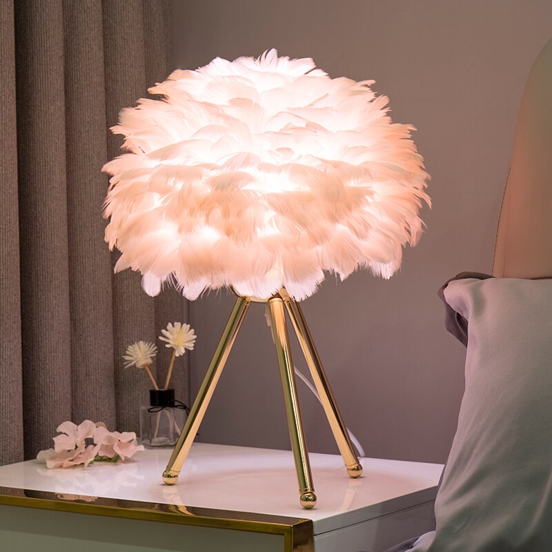 Skorter | Romantic Feather Table Lamp Modern Nightstand Lamp Living Room Café Decoration Wedding Christmas Gift Ostrich Feather Light