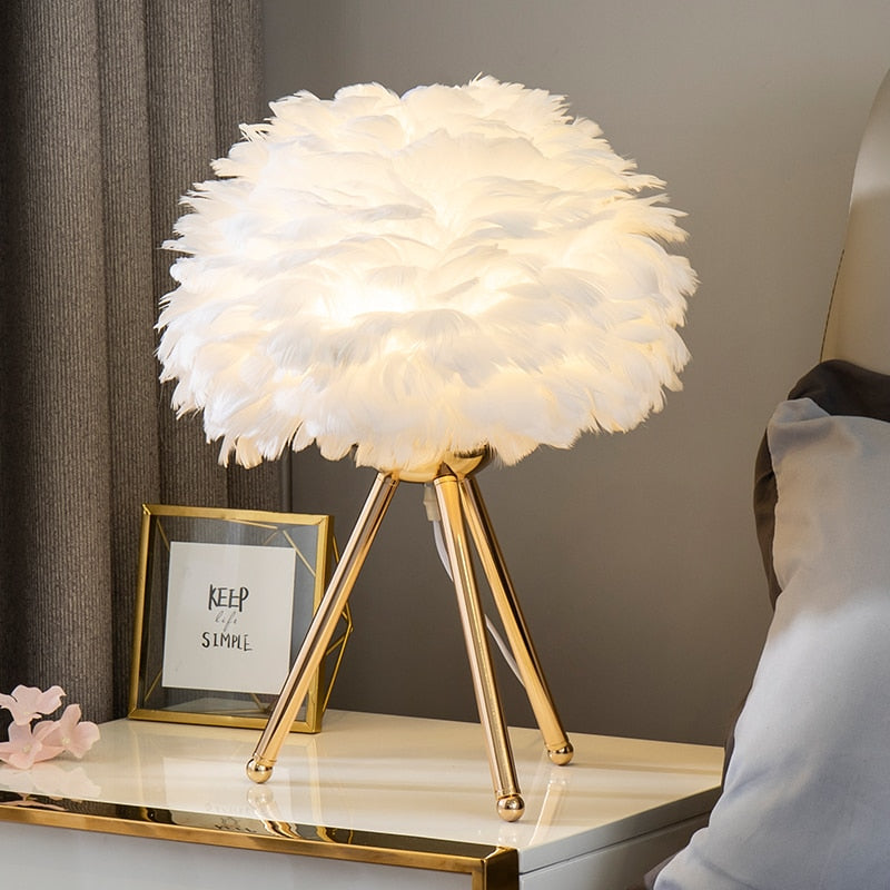 Skorter | Romantic Feather Table Lamp Modern Nightstand Lamp Living Room Café Decoration Wedding Christmas Gift Ostrich Feather Light