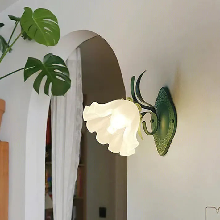 Skorter | LED Lily of the Valley Flower Wall Lamp - Decorative Floral Light Fixture for Living Room & Bedroom Decor