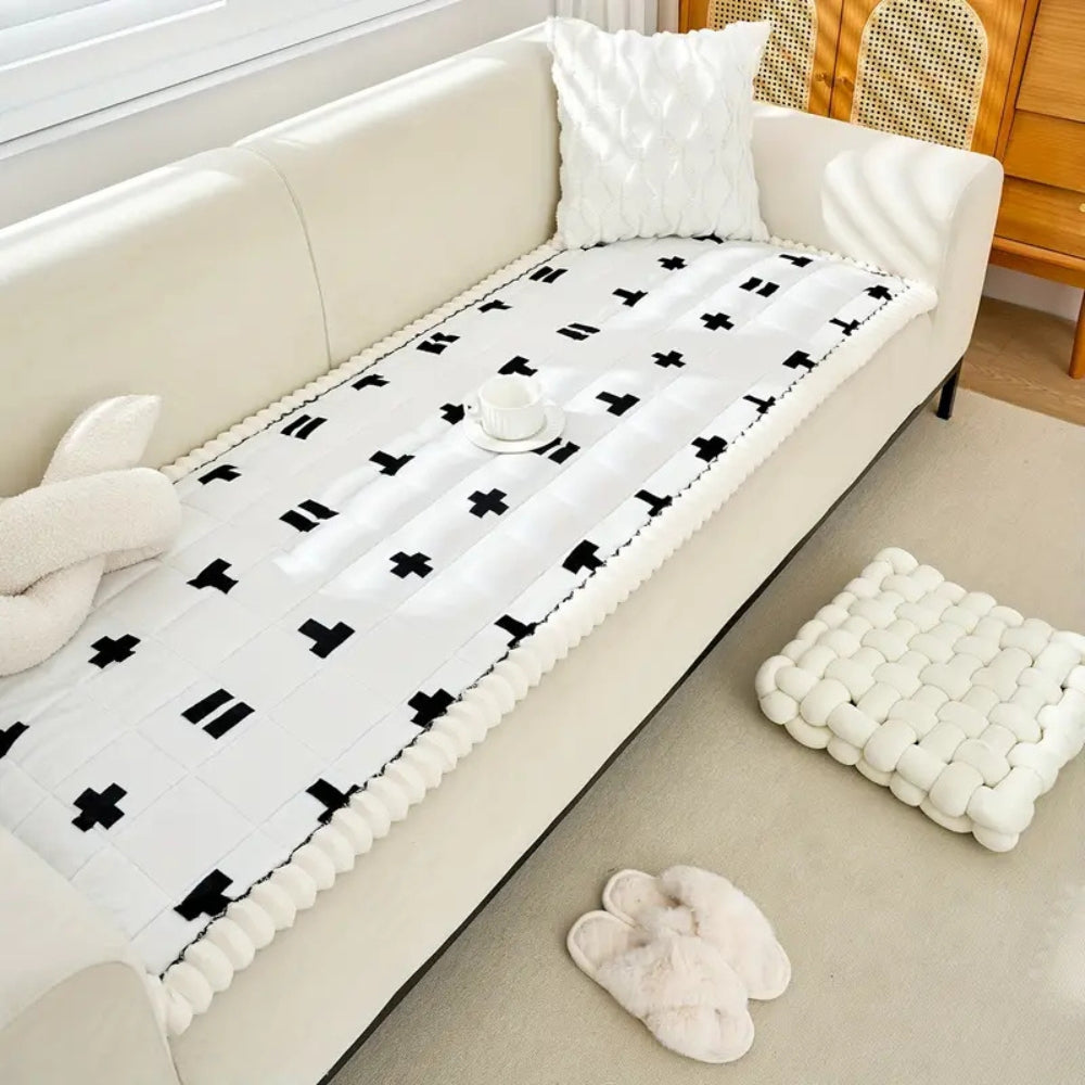 Skorter | Ruffled Cloud Edge Quilted Couch Cover