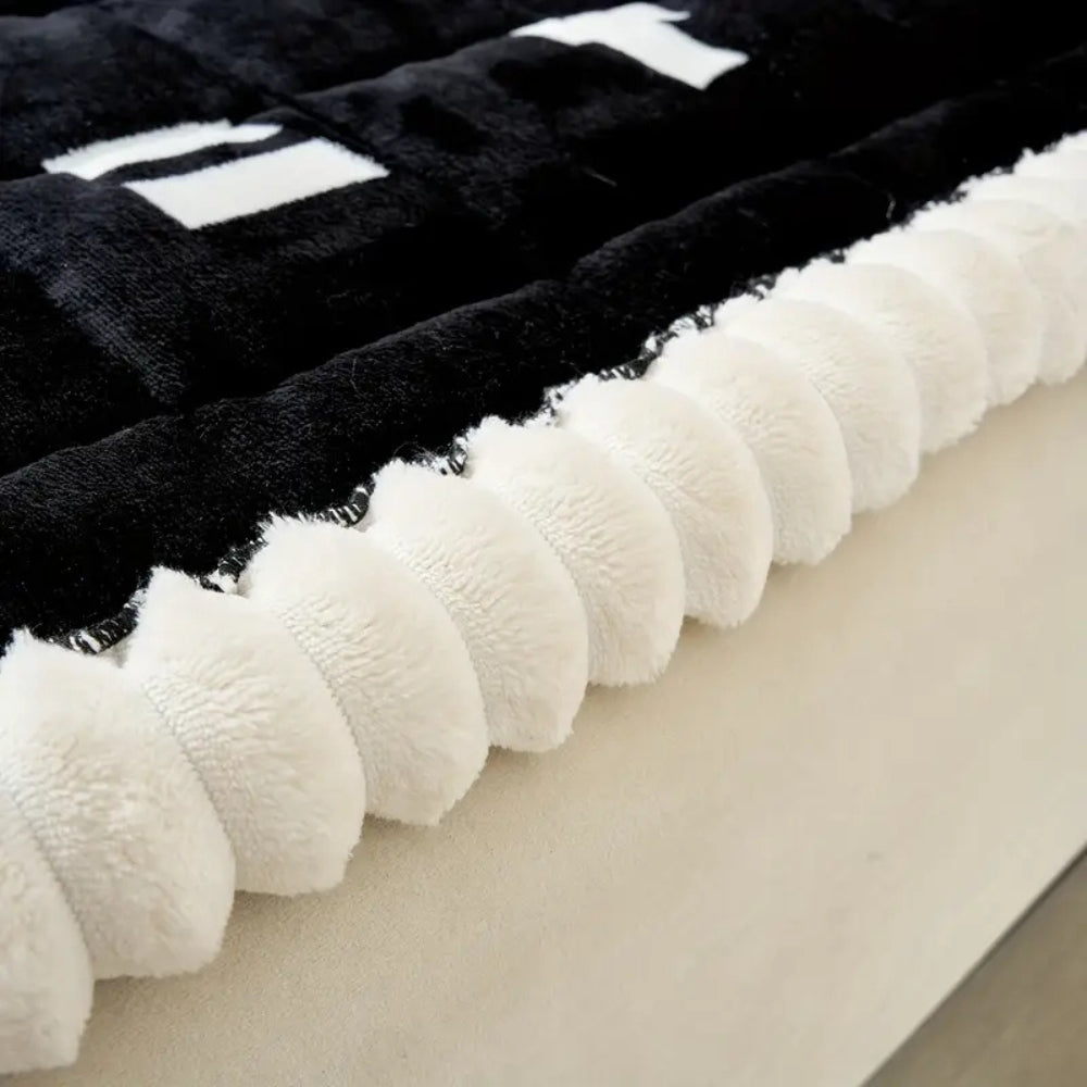 Skorter | Ruffled Cloud Edge Quilted Couch Cover