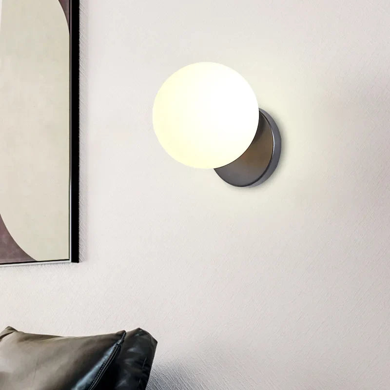 Skorter | GoldLicht - Modern Golden Wall Lamp With Glass Sphere