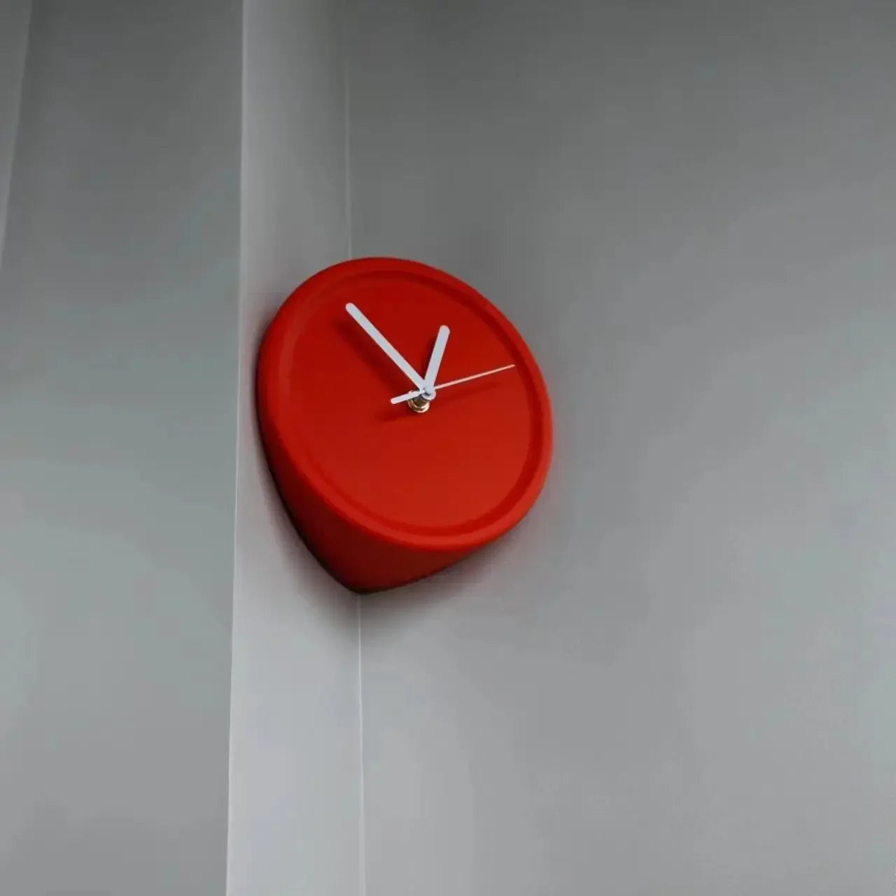Skorter | SilentCorner - Silent Wall Clock without Drilling for Corners in the House