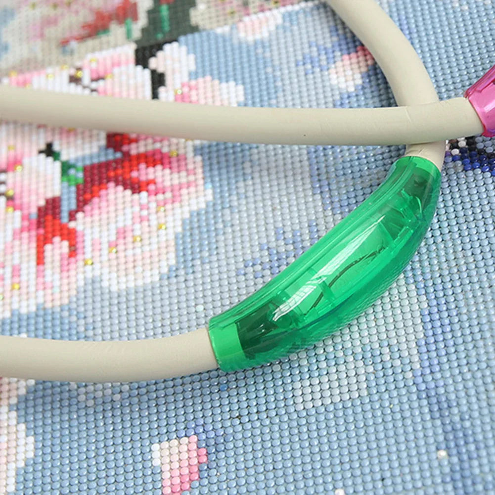 Skorter | Wearable Neck Lamp with LED for Knitting, Crocheting and Reading – Handsfree Light
